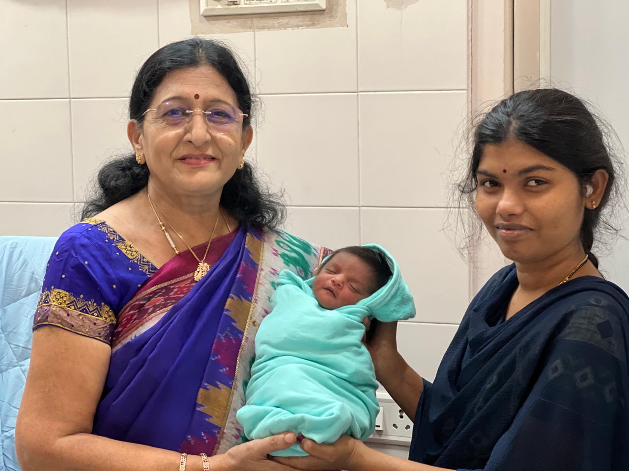 Dr. Raya Asalatha with new born baby & mother